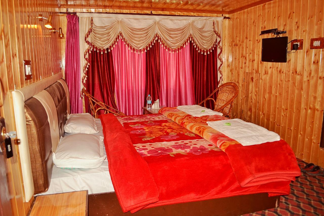 Hotel Glacier Heights Sonāmarg Buitenkant foto