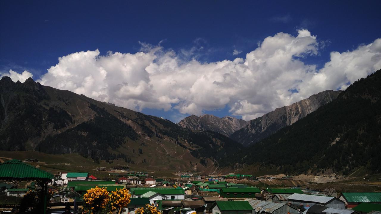 Hotel Glacier Heights Sonāmarg Buitenkant foto