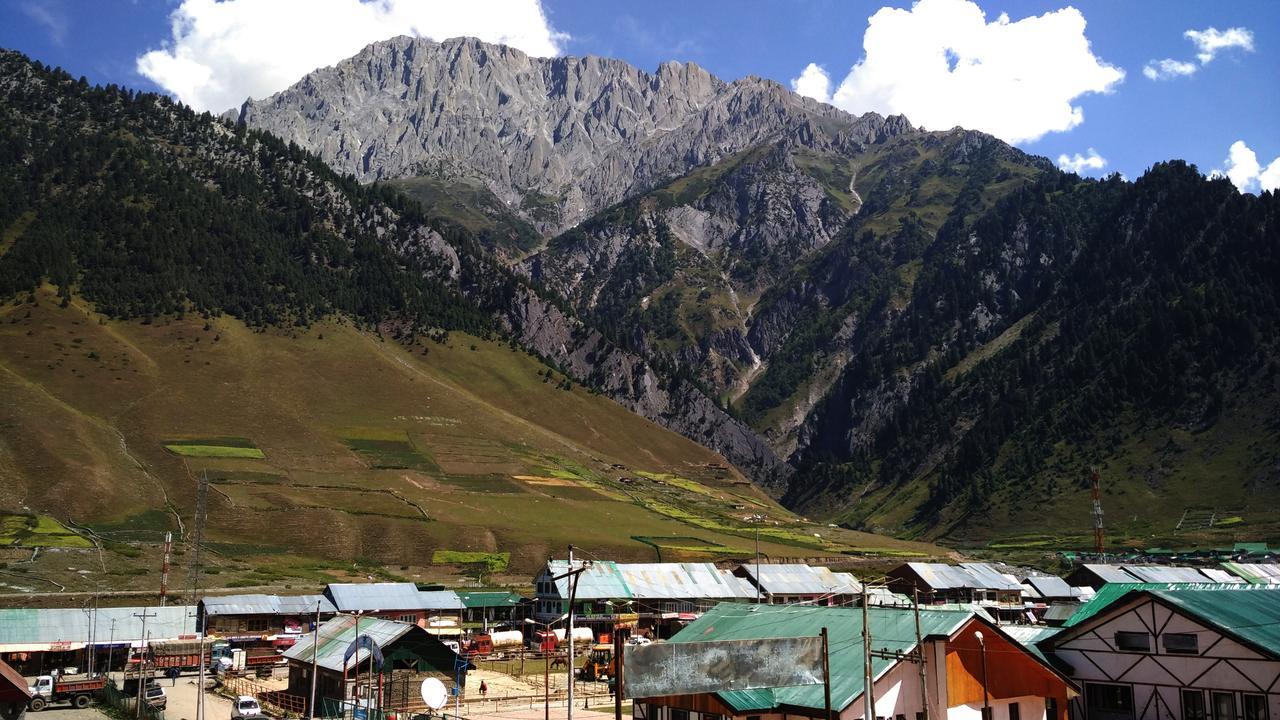 Hotel Glacier Heights Sonāmarg Buitenkant foto